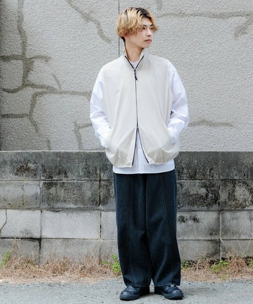 Uiscel(ユイセル)の「Uiscel リップストップスタンドカラーベスト(その他アウター・メンズ・ブラック/ライトベージュ/チャコールグレー・LARGE/MEDIUM)」の8枚目の写真