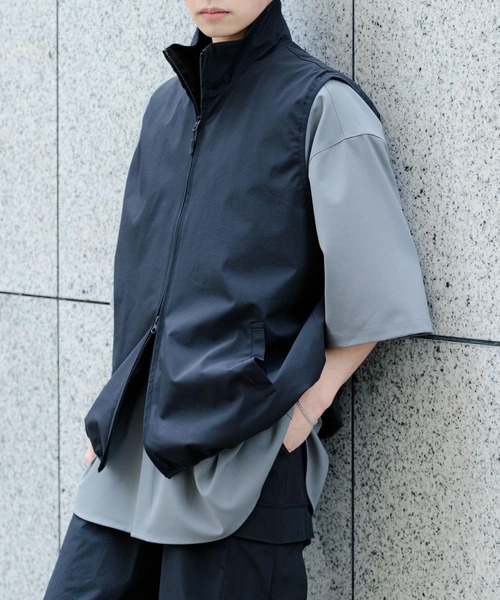 Uiscel(ユイセル)の「Uiscel リップストップスタンドカラーベスト(その他アウター・メンズ・ブラック/ライトベージュ/チャコールグレー・LARGE/MEDIUM)」の10枚目の写真