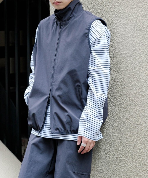 Uiscel(ユイセル)の「Uiscel リップストップスタンドカラーベスト(その他アウター・メンズ・ブラック/ライトベージュ/チャコールグレー・LARGE/MEDIUM)」の19枚目の写真