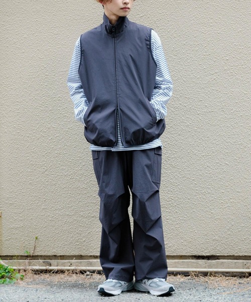 Uiscel(ユイセル)の「Uiscel リップストップスタンドカラーベスト(その他アウター・メンズ・ブラック/ライトベージュ/チャコールグレー・LARGE/MEDIUM)」の20枚目の写真