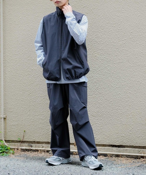 Uiscel(ユイセル)の「Uiscel リップストップスタンドカラーベスト(その他アウター・メンズ・ブラック/ライトベージュ/チャコールグレー・LARGE/MEDIUM)」の21枚目の写真