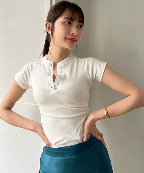 Jewelobe（ジュエローブ）の「ヘンリーネックサイドギャザークロップドTシャツ（Tシャツ/カットソー・レディース・オフホワイト/ブラック/グレー・FREE）」の12枚目の写真