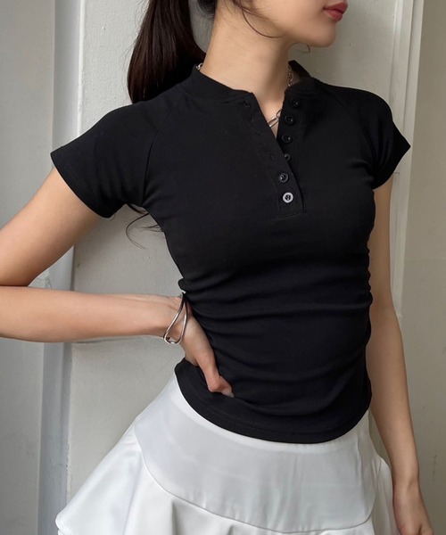 Jewelobe（ジュエローブ）の「ヘンリーネックサイドギャザークロップドTシャツ（Tシャツ/カットソー・レディース・オフホワイト/ブラック/グレー・FREE）」の17枚目の写真
