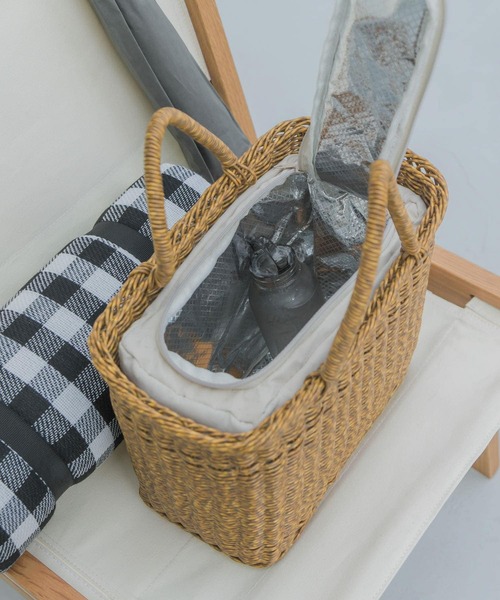 URBAN RESEARCH DOORS(アーバンリサーチドアーズ)の「UTILE ピクニッククーラーバッグ L(かごバッグ・レディース・ナチュラル・LARGE)」の12枚目の写真