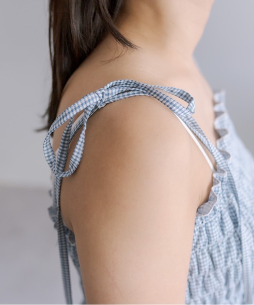 OLIVE des OLIVE(オリーブデオリーブ)の「肩リボンシャーリングビスチェ(シャツ/ブラウス・レディース・オフホワイト/ブラック/サックスブルー/ブラック系・FREE)」の7枚目の写真