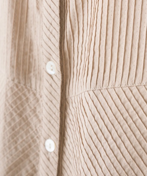 OMNES（オムネス）の「コットンキャンブリックピンタックドルマンシャツ半袖（シャツ/ブラウス・レディース・チャコール/キャメル/グリーン/ラベンダー/ホワイト/ベージュ・FREE）」の19枚目の写真