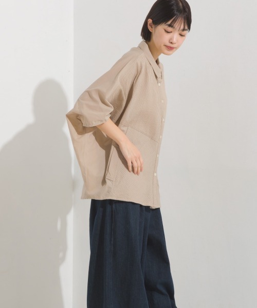 OMNES（オムネス）の「コットンキャンブリックピンタックドルマンシャツ半袖（シャツ/ブラウス・レディース・チャコール/キャメル/グリーン/ラベンダー/ホワイト/ベージュ・FREE）」の7枚目の写真