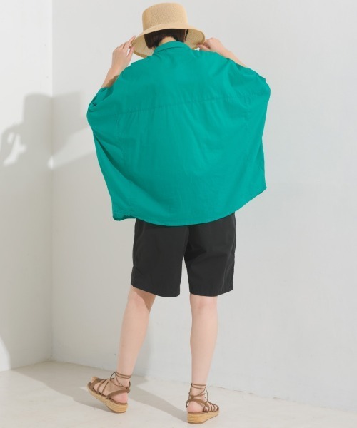 OMNES（オムネス）の「コットンキャンブリックピンタックドルマンシャツ半袖（シャツ/ブラウス・レディース・チャコール/キャメル/グリーン/ラベンダー/ホワイト/ベージュ・FREE）」の15枚目の写真