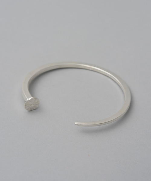 MAISON SPECIAL(メゾンスペシャル)の「《UNISEX》【Mountain People x MAISON SPECIAL】Bangle6/バングル6 【MAISON SPECIAL/メゾンスペシャル】(バングル/リストバンド・メンズ・シルバー・FREE)」の6枚目の写真