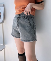 AS KNOW AS plus（アズノゥアズプラス）の「◎ハイウエストボタン 台形デニムショートパンツ（デニムパンツ）」