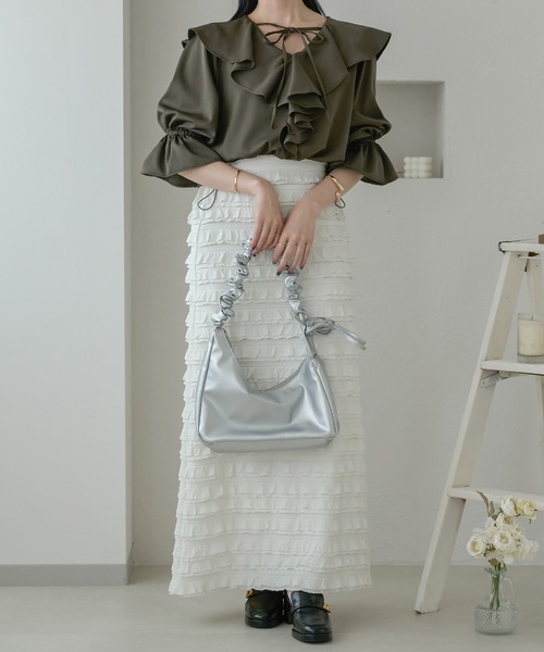 Ambre Neige(アンブルネージュ)の「drawstring volume fill blouse / ドロストボリュームフリルブラウス(シャツ/ブラウス・レディース・チャコールグレー/オフホワイト/ライトブルー・FREE)」の17枚目の写真