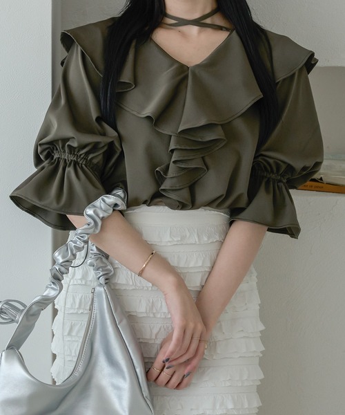 Ambre Neige(アンブルネージュ)の「drawstring volume fill blouse / ドロストボリュームフリルブラウス(シャツ/ブラウス・レディース・チャコールグレー/オフホワイト/ライトブルー・FREE)」の16枚目の写真