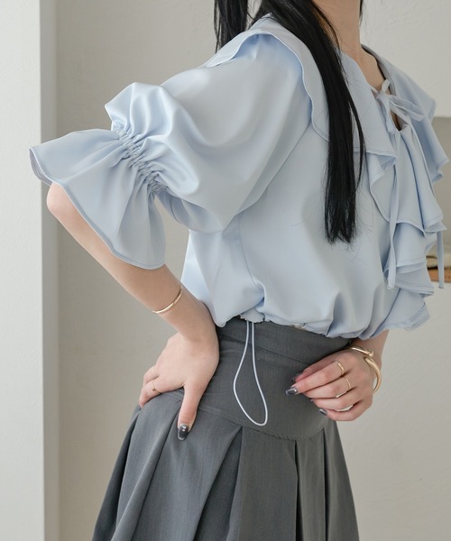 Ambre Neige(アンブルネージュ)の「drawstring volume fill blouse / ドロストボリュームフリルブラウス(シャツ/ブラウス・レディース・チャコールグレー/オフホワイト/ライトブルー・FREE)」の21枚目の写真