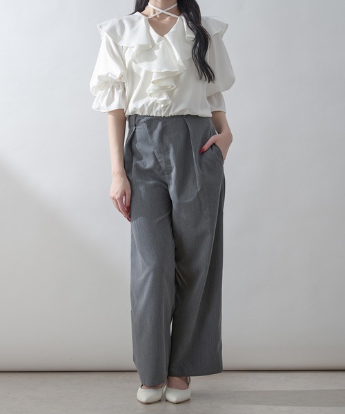 Ambre Neige(アンブルネージュ)の「drawstring volume fill blouse / ドロストボリュームフリルブラウス(シャツ/ブラウス・レディース・チャコールグレー/オフホワイト/ライトブルー・FREE)」の6枚目の写真