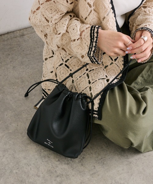 PUAL CE CIN(ピュアルセシン)の「巾着バッグ(ショルダーバッグ・レディース・ブラック/シルバー・FREE)」の2枚目の写真