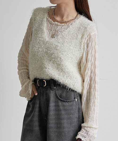 Thevon（ゼボン）の「フェザーヤーンVネックベスト（ニット/セーター・レディース・グレー/アイボリー/モカ・FREE）」の2枚目の写真