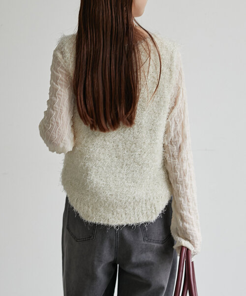 Thevon（ゼボン）の「フェザーヤーンVネックベスト（ニット/セーター・レディース・グレー/アイボリー/モカ・FREE）」の7枚目の写真