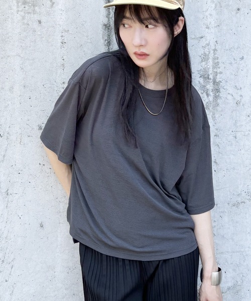 NICOLE white（ニコルホワイト）の「シアースラブ5分袖TEE（Tシャツ/カットソー・レディース・ブラック/グレー/チャコール/イエロー・FREE）」の4枚目の写真