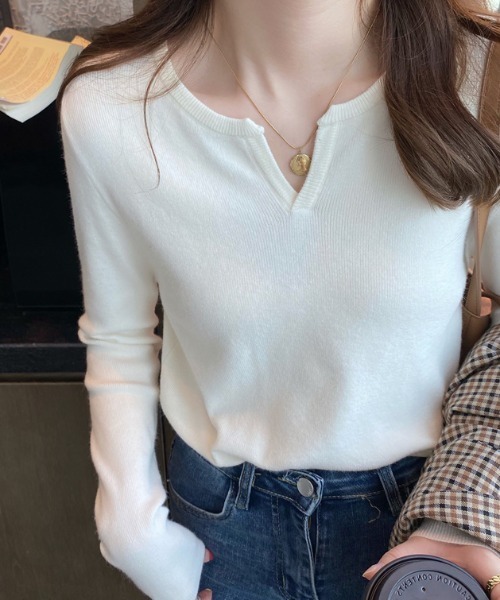 ABITOKYO(アビトーキョー)の「キーネック長袖もちもちニットトップス(ニット/セーター・レディース・オレンジ/アイボリー/ブルーグレー/ホワイト/ブラック/ベージュ・FREE)」の11枚目の写真