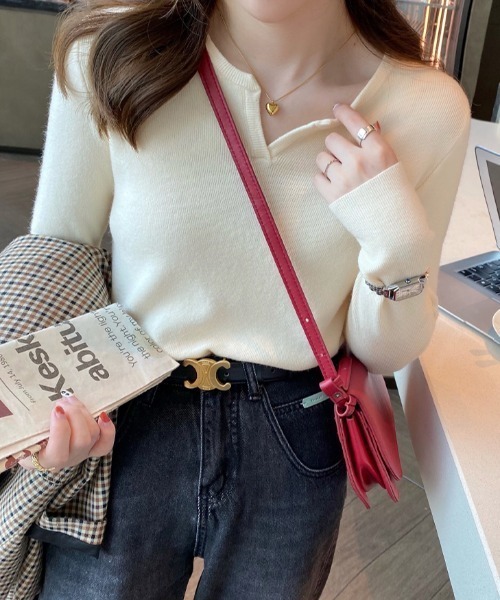 ABITOKYO(アビトーキョー)の「キーネック長袖もちもちニットトップス(ニット/セーター・レディース・オレンジ/アイボリー/ブルーグレー/ホワイト/ブラック/ベージュ・FREE)」の22枚目の写真