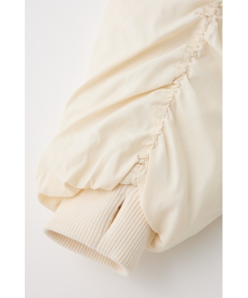 AZUL by moussy（アズールバイマウジー）の「サムホールショートMA-1（MA-1・レディース・カーキ/ブラック/アイボリー・FREE）」の5枚目の写真