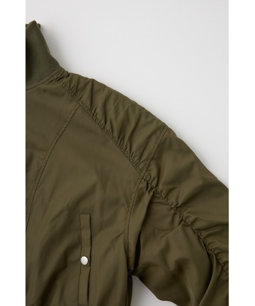 AZUL by moussy（アズールバイマウジー）の「サムホールショートMA-1（MA-1・レディース・カーキ/ブラック/アイボリー・FREE）」の10枚目の写真