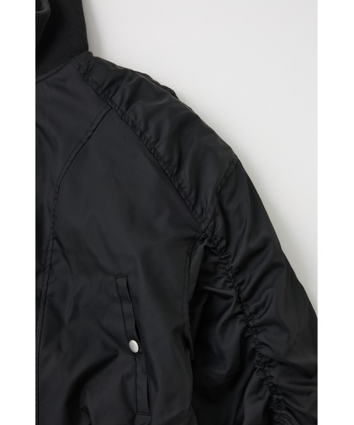 AZUL by moussy（アズールバイマウジー）の「サムホールショートMA-1（MA-1・レディース・カーキ/ブラック/アイボリー・FREE）」の16枚目の写真