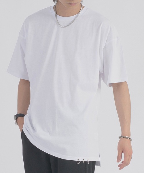 REGIEVO(レジエボ)の「REGIEVO スソピアス付き半袖Tシャツ(Tシャツ/カットソー・メンズ・オフホワイト/ブラック・LARGE/MEDIUM)」の2枚目の写真