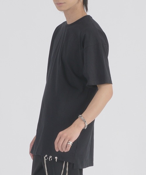 REGIEVO(レジエボ)の「REGIEVO スソピアス付き半袖Tシャツ(Tシャツ/カットソー・メンズ・オフホワイト/ブラック・LARGE/MEDIUM)」の3枚目の写真