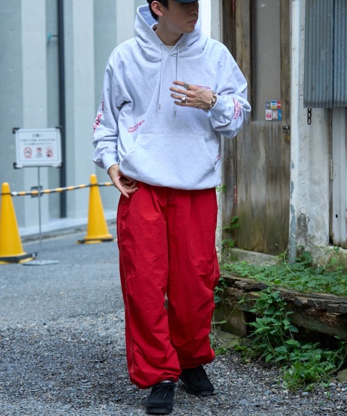 SOUNDSGOOOOD（サウンズグッド）の「【SOUNDS GOOOOD / サウンズグッド】スケーターフォトプリントオーバーパーカー（パーカー・メンズ・ブラック/ライトグレー・ONE SIZE）」の9枚目の写真