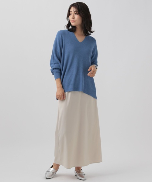 Elura（エルーラ）の「【人気NO.1！2024A/W登場！】抜け感Vネックニット／133673（ニット/セーター・レディース・ブルー系その他4/チャコールグレー/フューシャピンク/ブラック系その他/ベージュ/イエロー・SMALL/LARGE/MEDIUM）」の21枚目の写真