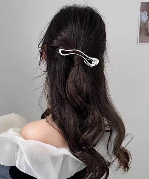 E&C closet…（イーアンドシークローゼット）の「メタルヘアクリップ（バレッタ/ヘアクリップ・レディース・ゴールド/シルバー・FREE）」の15枚目の写真