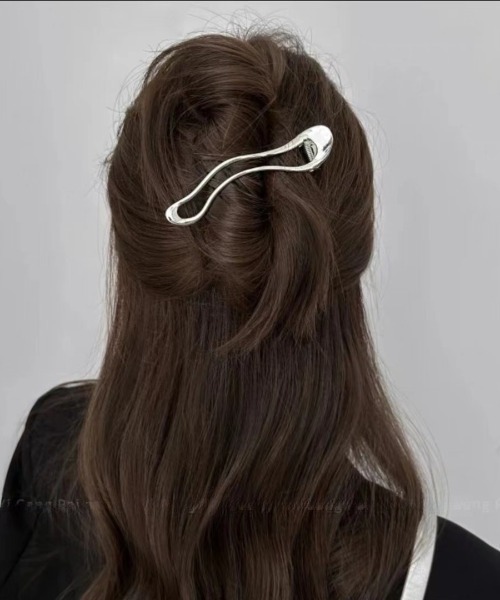 E&C closet…（イーアンドシークローゼット）の「メタルヘアクリップ（バレッタ/ヘアクリップ・レディース・ゴールド/シルバー・FREE）」の16枚目の写真