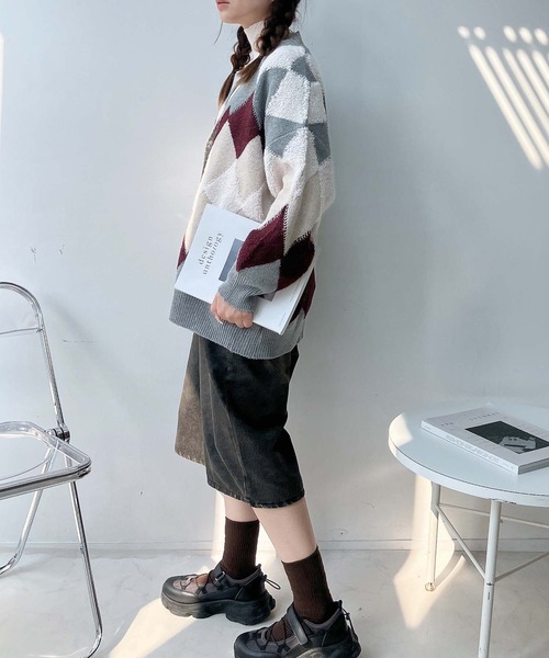 AS KNOW AS plus（アズノゥアズプラス）の「◇ぽこぽこ配色 アーガイルオーバーサイズ ボアニットカーディガン（カーディガン/ボレロ・レディース・アイボリー系/グレー系/ベージュ系/ネイビー系1/アイボリー系1/ネイビー系2/アイボリー系2/アイボリー系3/レッド系/グリーン系・FREE）」の13枚目の写真