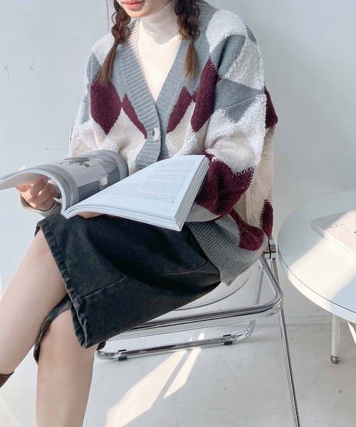 AS KNOW AS plus（アズノゥアズプラス）の「◇ぽこぽこ配色 アーガイルオーバーサイズ ボアニットカーディガン（カーディガン/ボレロ・レディース・アイボリー系/グレー系/ベージュ系/ネイビー系1/アイボリー系1/ネイビー系2/アイボリー系2/アイボリー系3/レッド系/グリーン系・FREE）」の18枚目の写真