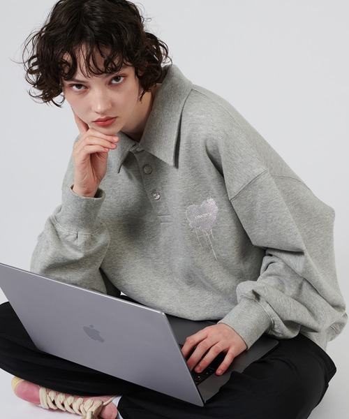 ONCILY（オンシェリー）の「SILVER BUTTON SWEAT POLO SHIRT / シルバーボタンスウェットポロシャツ（スウェット・メンズ・ブラック/グレー・LARGE/MEDIUM/SMALL）」の2枚目の写真