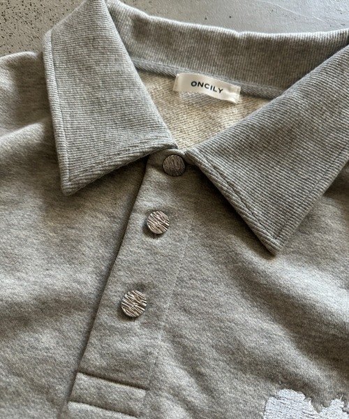 ONCILY（オンシェリー）の「SILVER BUTTON SWEAT POLO SHIRT / シルバーボタンスウェットポロシャツ（スウェット・メンズ・ブラック/グレー・LARGE/MEDIUM/SMALL）」の18枚目の写真