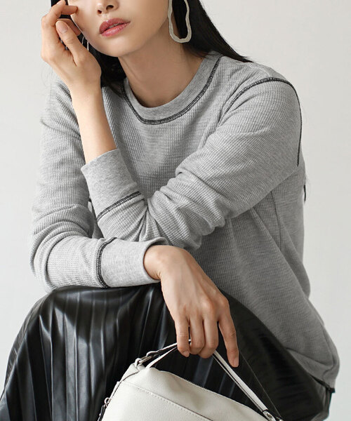MIMIMEMETE（ミミメメット）の「ワッフルステッチ クルーネックプルオーバー（Tシャツ/カットソー・レディース・アイボリー/カーキ/杢グレー/ネイビー・M）」の2枚目の写真