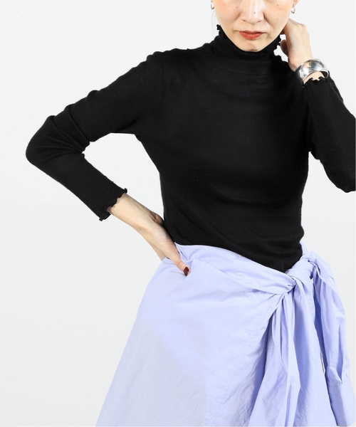 VERMEIL par iena(ヴェルメイユパーイエナ)の「TOQUE (トック)ハリヌキスムスハイネックプルオーバー 778591094(Tシャツ/カットソー・レディース・ブラック・FREE)」の4枚目の写真