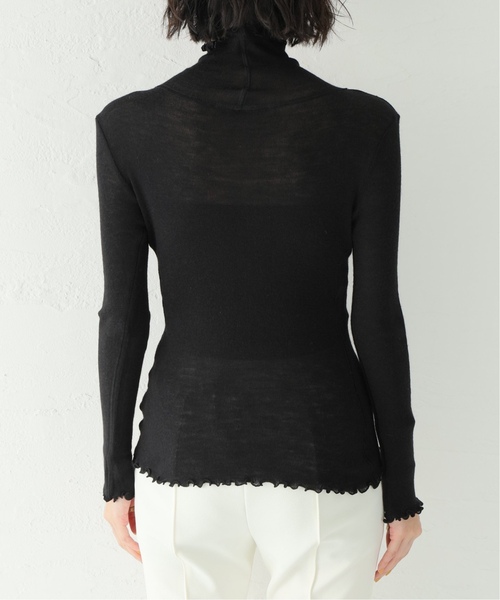 VERMEIL par iena(ヴェルメイユパーイエナ)の「TOQUE (トック)ハリヌキスムスハイネックプルオーバー 778591094(Tシャツ/カットソー・レディース・ブラック・FREE)」の17枚目の写真