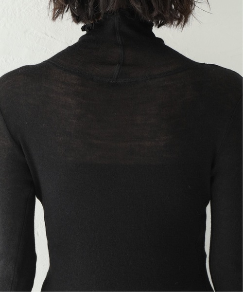 VERMEIL par iena(ヴェルメイユパーイエナ)の「TOQUE (トック)ハリヌキスムスハイネックプルオーバー 778591094(Tシャツ/カットソー・レディース・ブラック・FREE)」の19枚目の写真