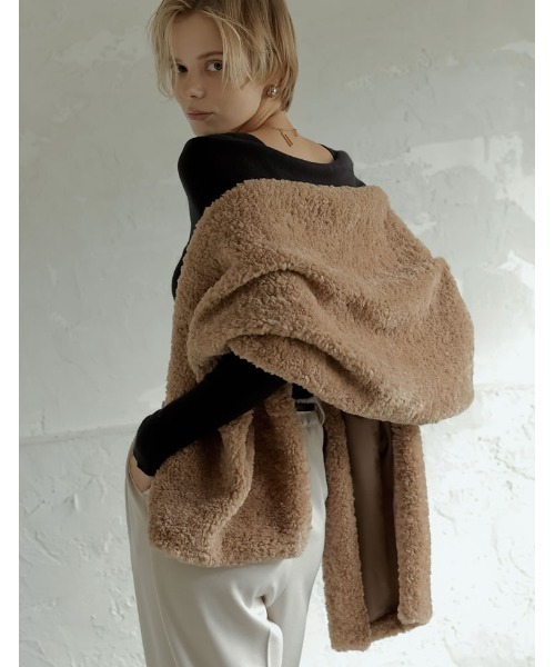 Re:EDIT（リエディ）の「[2024-25 WINTER COLLECTION]フェイクファー&ボアマルチウェイストール（マフラー・レディース・グレー系/ブラック/ベージュ/ホワイト系その他・FREE）」の15枚目の写真
