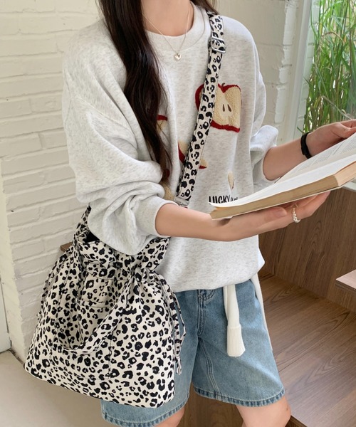 Teem Store（チームストア）の「レオパード柄2WAY布着トートバッグ