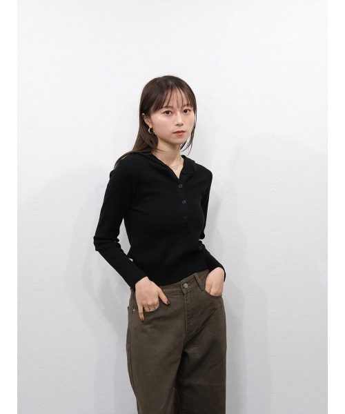 Reurie'(レウリィ)の「クロップドフーディーニット/cropped hoodie knit 長袖 フード付き プルオーバー カジュアル 韓国 Y2K ストリート シンプル アイボリー 白 ブラック 黒 モノトーン(Tシャツ/カットソー・レディース・ブラック/アイボリー・FREE)」の13枚目の写真