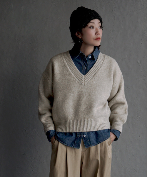 apartment department(アパートメントデパートメント)の「Vネックドロップコクーンプルオーバー(ニット/セーター・レディース・チャコールグレー/グレイッシュベージュ・フリー)」の4枚目の写真