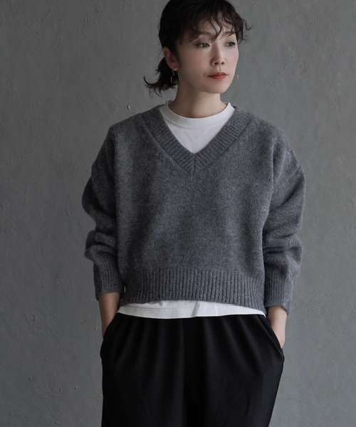 apartment department(アパートメントデパートメント)の「Vネックドロップコクーンプルオーバー(ニット/セーター・レディース・チャコールグレー/グレイッシュベージュ・フリー)」の8枚目の写真