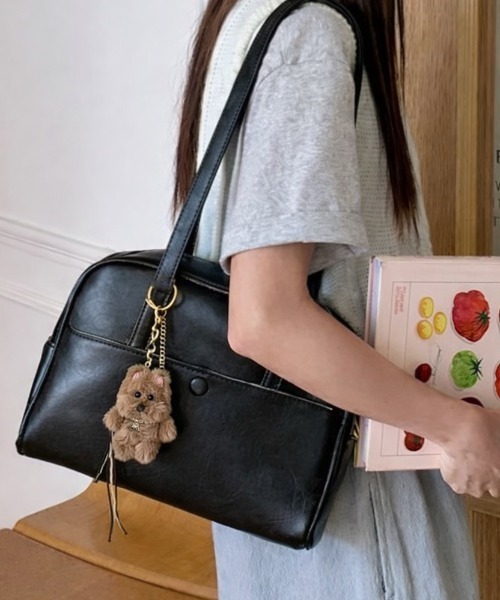 Teem Store(チームストア)の「【大容量/iPad対応/A5対応◎】【動画あり/お気に入り数2.6万人突破!/累計販売数5000点!】フロントポケットスクエアショルダーバッグ マチあり(ショルダーバッグ・レディース・ブラック/ブラウン・F)」の2枚目の写真