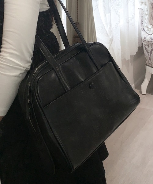 Teem Store(チームストア)の「【大容量/iPad対応/A5対応◎】【動画あり/お気に入り数2.6万人突破!/累計販売数5000点!】フロントポケットスクエアショルダーバッグ マチあり(ショルダーバッグ・レディース・ブラック/ブラウン・F)」の21枚目の写真