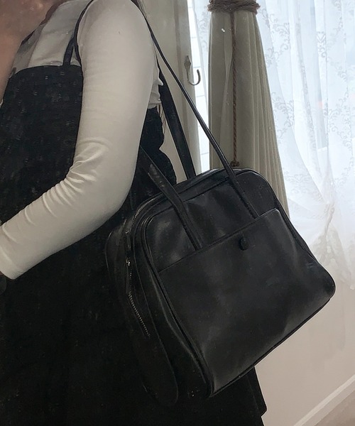 Teem Store(チームストア)の「【大容量/iPad対応/A5対応◎】【動画あり/お気に入り数2.6万人突破!/累計販売数5000点!】フロントポケットスクエアショルダーバッグ マチあり(ショルダーバッグ・レディース・ブラック/ブラウン・F)」の19枚目の写真