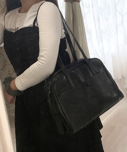 Teem Store(チームストア)の「【大容量/iPad対応/A5対応◎】【動画あり/お気に入り数2.6万人突破!/累計販売数5000点!】フロントポケットスクエアショルダーバッグ マチあり(ショルダーバッグ・レディース・ブラック/ブラウン・F)」の18枚目の写真